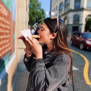 Meet your Posher, Naomi